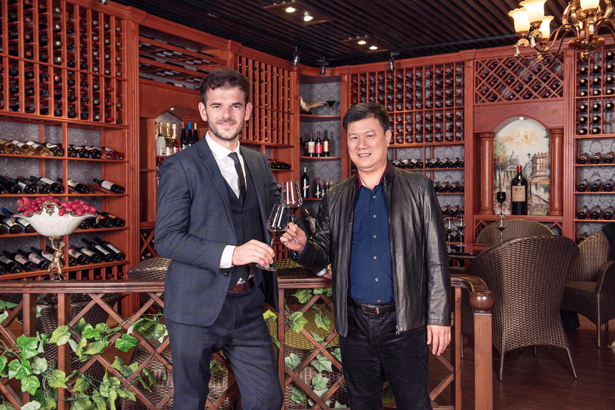 法國大愛(ài)莊園PAUL PINAULT先生蒞臨藍菲總部交流考察