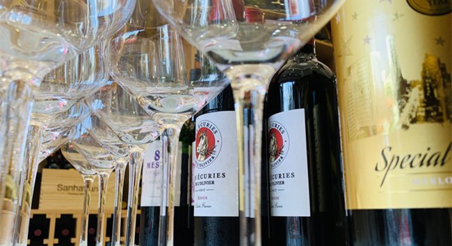 做法國紅酒代理生意賺錢(qián)嗎